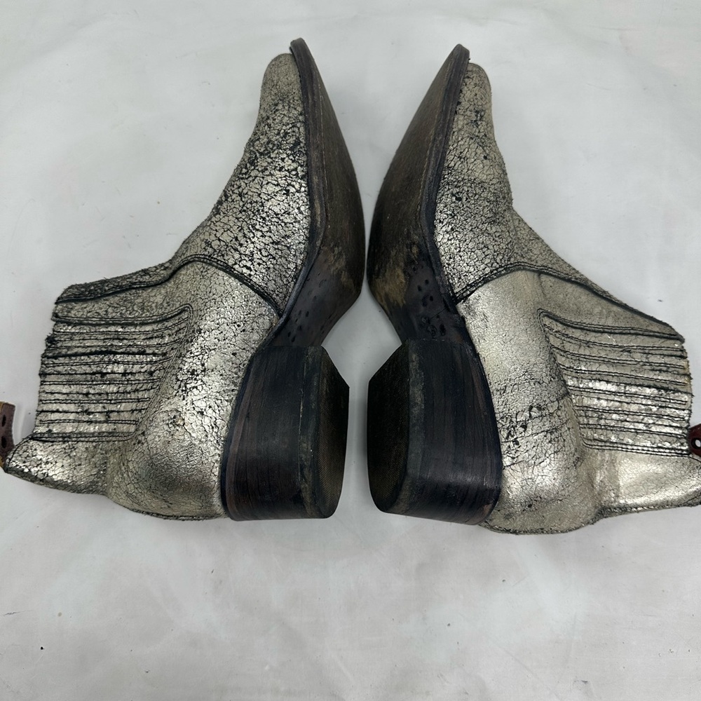Freebird by Steven Madden Salamanca Distressed Leather Boots 9 - Picture 6 of 11